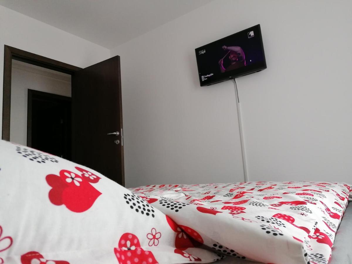 Ama Apartament Cu Terasa 50 Mp & Parcare Brašov Exteriér fotografie