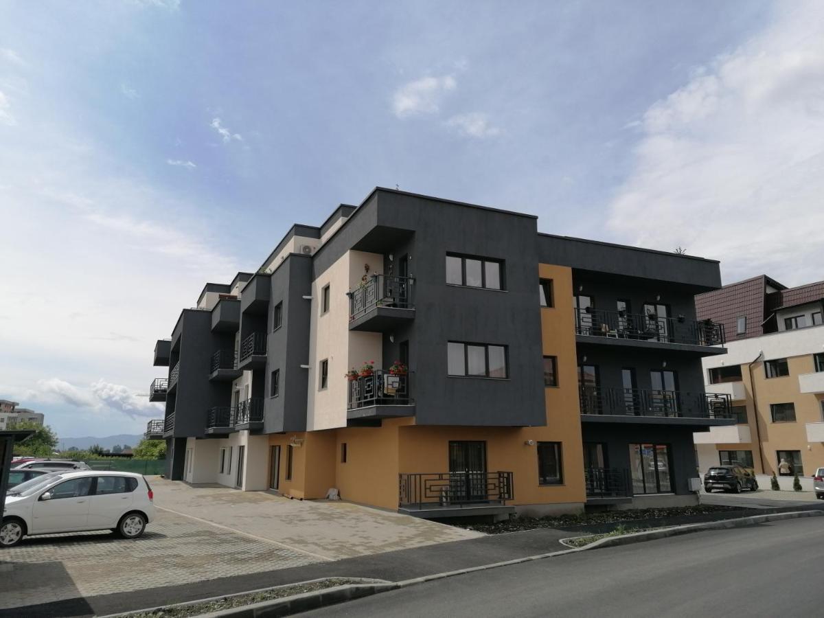Ama Apartament Cu Terasa 50 Mp & Parcare Brašov Exteriér fotografie
