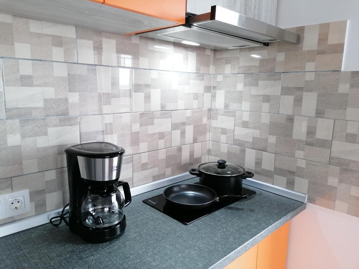 Ama Apartament Cu Terasa 50 Mp & Parcare Brašov Exteriér fotografie