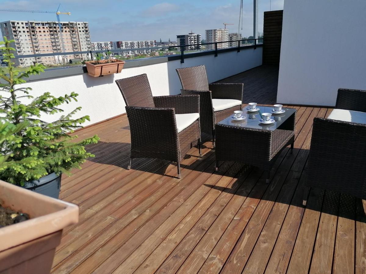 Ama Apartament Cu Terasa 50 Mp & Parcare Brašov Exteriér fotografie