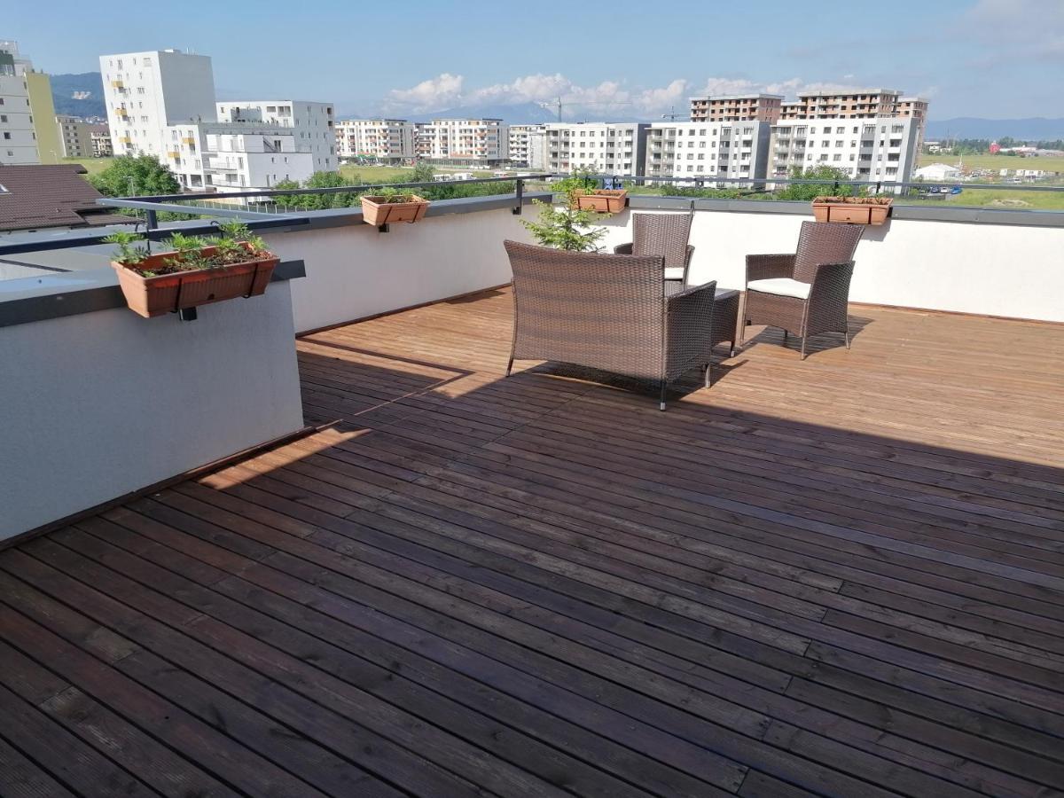 Ama Apartament Cu Terasa 50 Mp & Parcare Brašov Exteriér fotografie