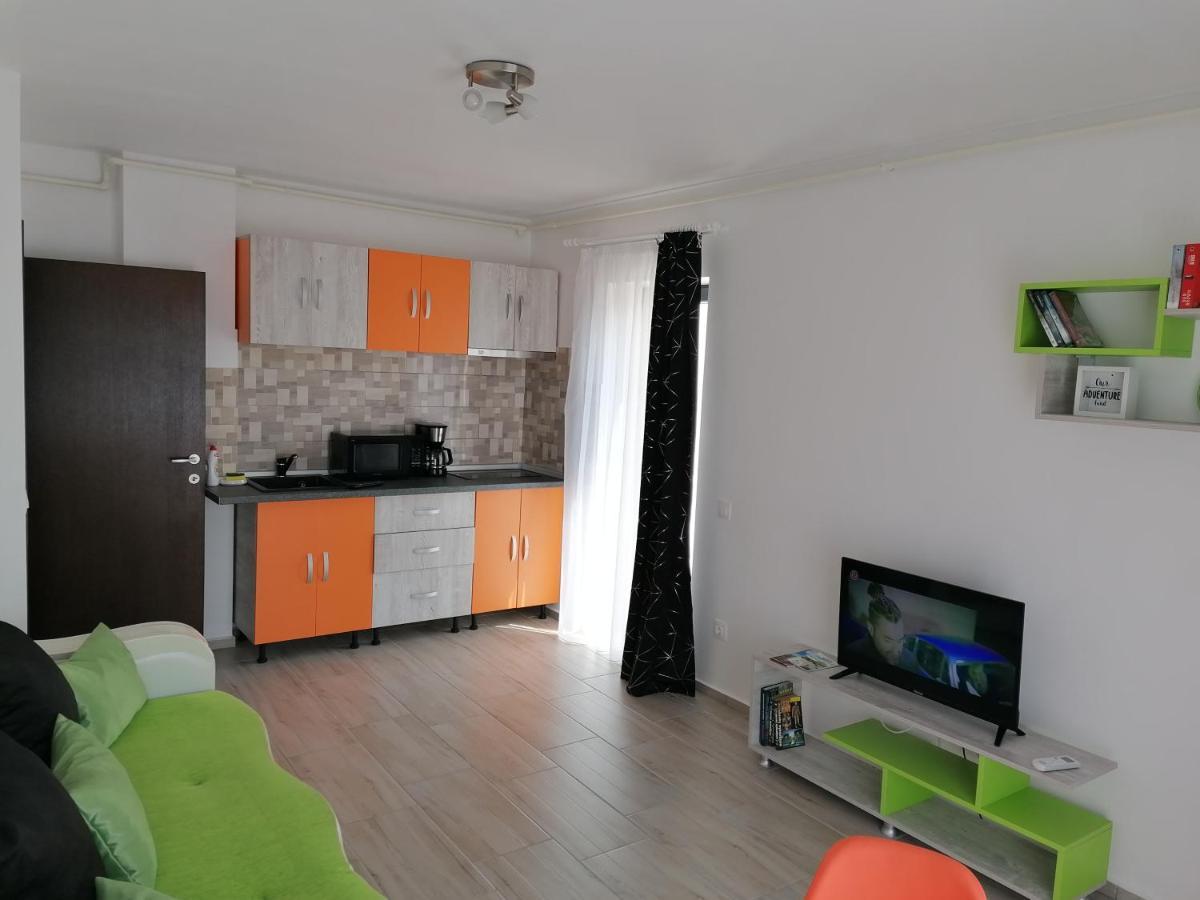 Ama Apartament Cu Terasa 50 Mp & Parcare Brašov Exteriér fotografie