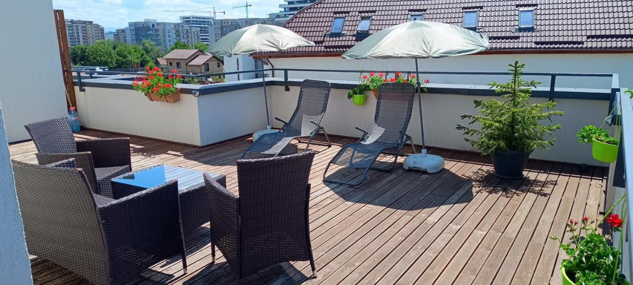 Ama Apartament Cu Terasa 50 Mp & Parcare Brašov Exteriér fotografie